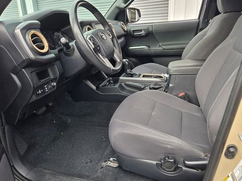 Used 2019 Toyota Tacoma TRD Sport RWD image 15