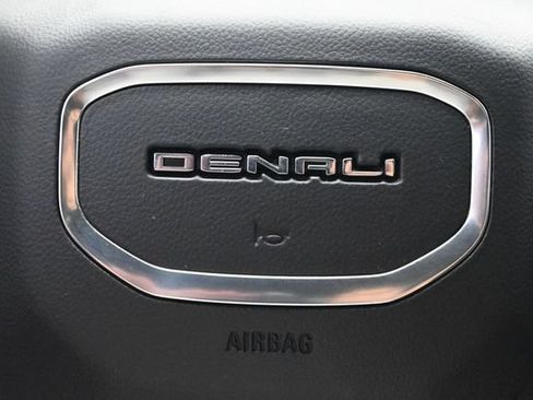 Used 2021 GMC Yukon Denali w/ Denali Ultimate Package AWD/4WD image 9