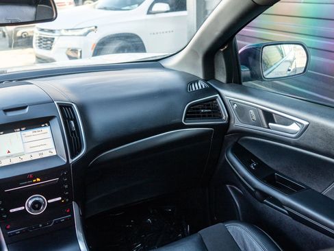 Used 2019 Ford Edge ST image 24