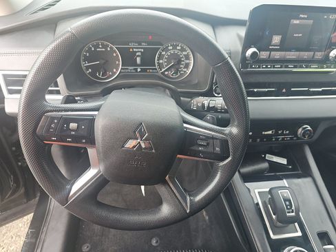 Used 2022 Mitsubishi Outlander ES AWD/4WD image 11
