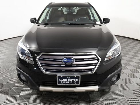 Used 2017 Subaru Outback 3.6R Touring AWD/4WD image 10