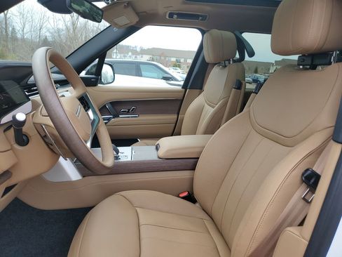 New 2026 Land Rover Range Rover Long Wheelbase SE AWD/4WD image 6