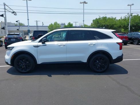 Used 2021 Kia Sorento S w/ Panoramic Sunroof Package AWD/4WD image 4