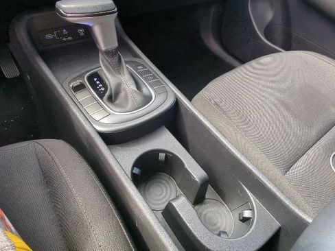 Used 2025 Hyundai Kona SEL FWD image 17