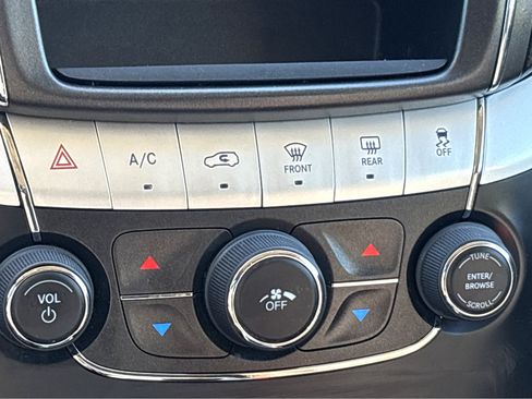 Used 2020 Dodge Journey SE w/ SE Popular Equipment Group image 10