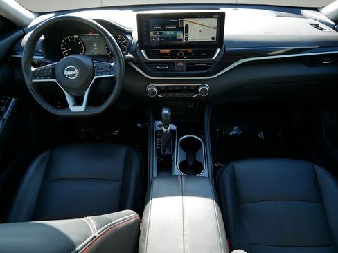 Used 2023 Nissan Altima 2.5 SR w/ SR Premium Package FWD image 14