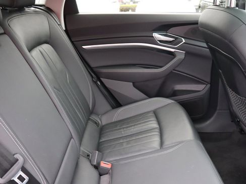 Used 2021 Audi e-tron Premium AWD/4WD image 17
