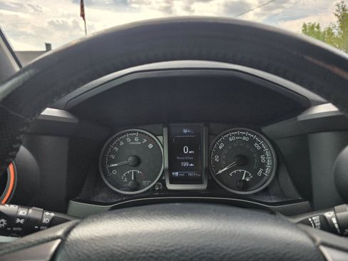 Used 2019 Toyota Tacoma TRD Off-Road AWD/4WD image 18