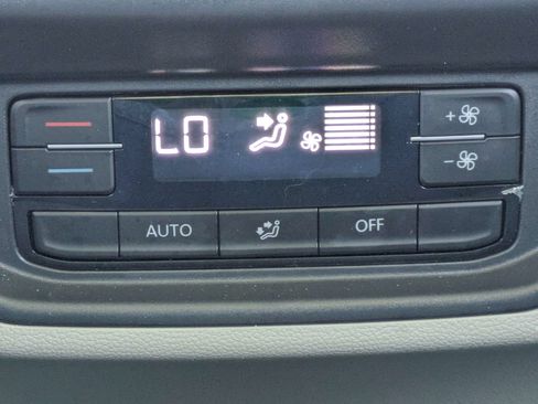 Used 2024 Volkswagen Atlas SE FWD image 22