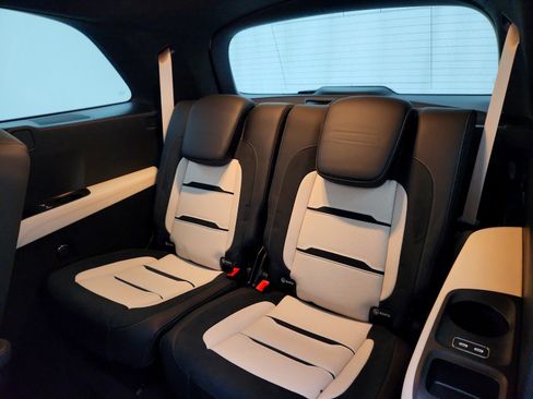 New 2026 Mercedes-Benz GLS 63 AMG 4MATIC image 19
