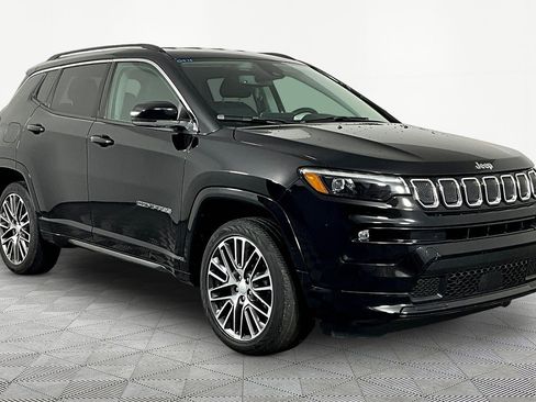 Used 2022 Jeep Compass Limited w/ Elite Group AWD/4WD image 3