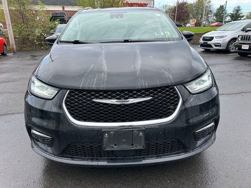 Certified 2022 Chrysler Pacifica Touring-L FWD image 11