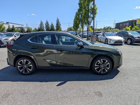 Used 2025 Lexus UX 300h AWD w/ Accessory Package (Z1) image 2