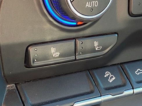 Used 2021 Chevrolet Silverado 1500 LT Trail Boss w/ Bed Protection Package image 17