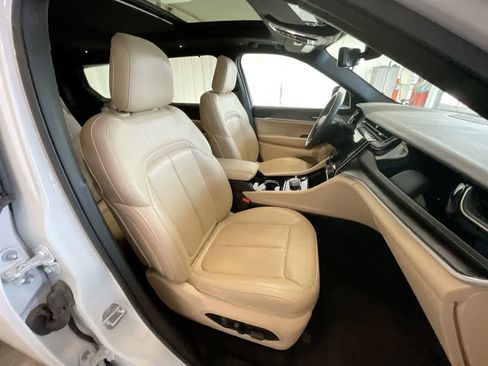 Used 2023 Jeep Grand Cherokee L Limited w/ Luxury Tech Group II image 26