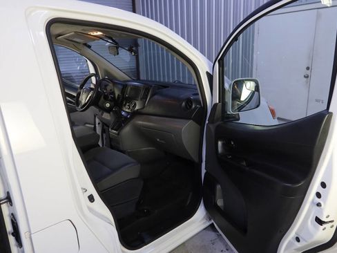 Used 2021 Nissan NV200 SV w/ Sliding Door Glass Package image 12
