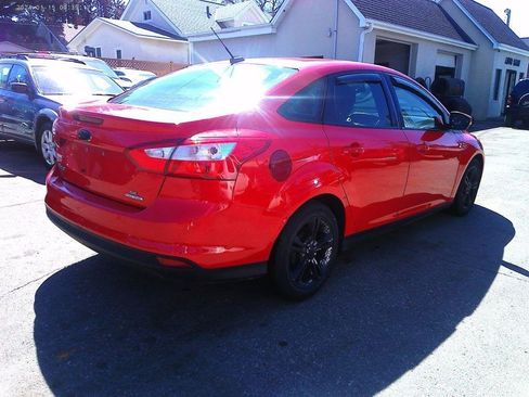 Used 2014 Ford Focus SE FWD image 4