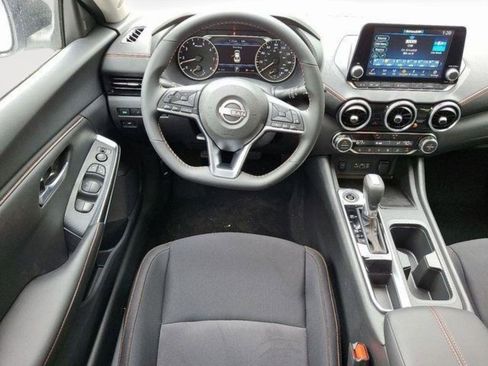 New 2025 Nissan Sentra SR w/ Midnight Edition FWD image 7