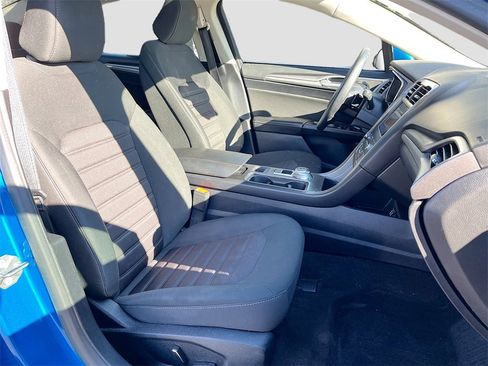 Used 2020 Ford Fusion SE image 21