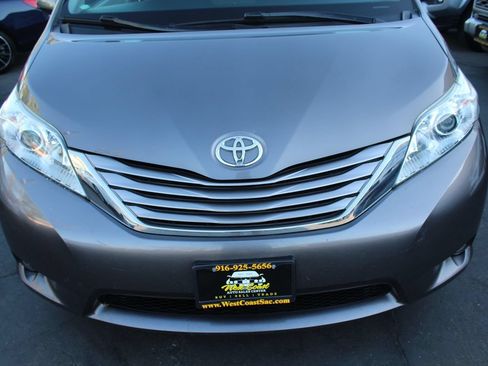 Used 2016 Toyota Sienna XLE FWD image 9