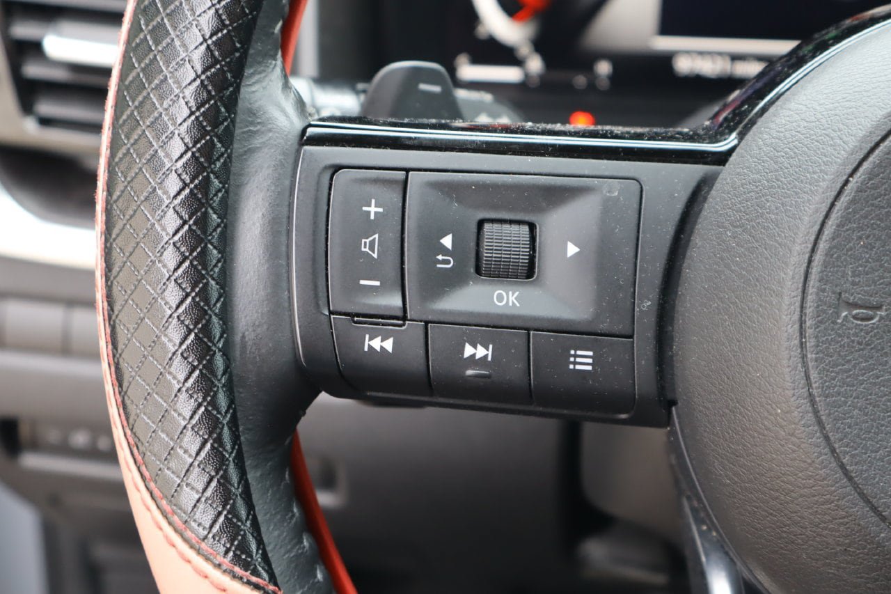 Used 2021 Nissan Rogue Platinum FWD image 13