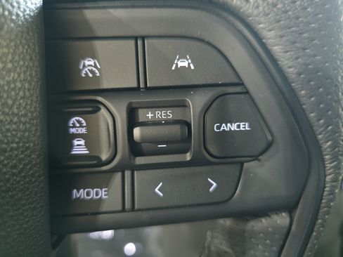 Used 2025 Toyota Tacoma TRD Pro AWD/4WD image 17
