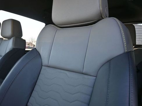 New 2026 Chevrolet Silverado 2500 ZR2 image 18