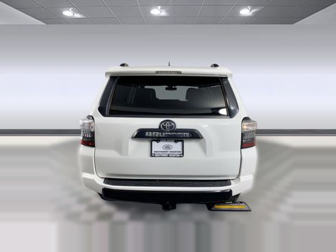 Used 2016 Toyota 4Runner TRD Pro image 9