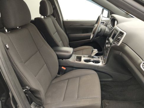 Used 2018 Jeep Grand Cherokee Laredo AWD/4WD image 21