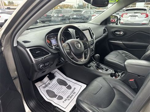 Used 2021 Jeep Cherokee Latitude Lux w/ Comfort/Convenience Group image 10