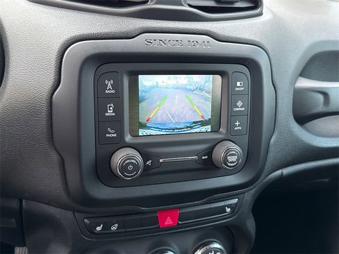 Used 2016 Jeep Renegade 75th Anniversary image 30