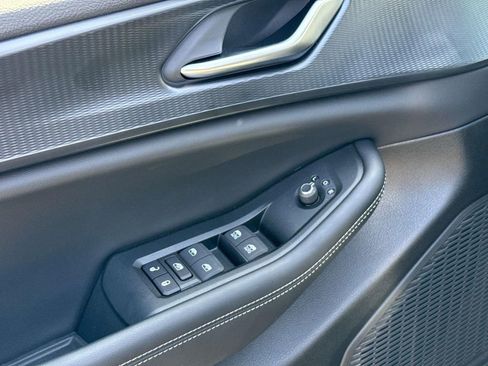 New 2024 Jeep Grand Cherokee Altitude AWD/4WD image 18