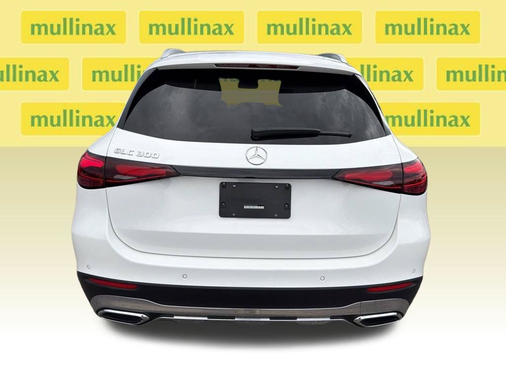 Used 2025 Mercedes-Benz GLC 300 image 8