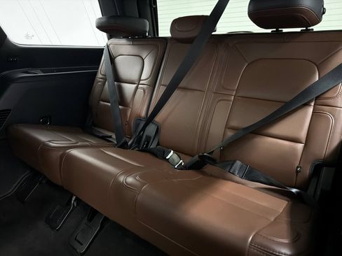 Used 2023 Lincoln Navigator Reserve AWD/4WD image 23