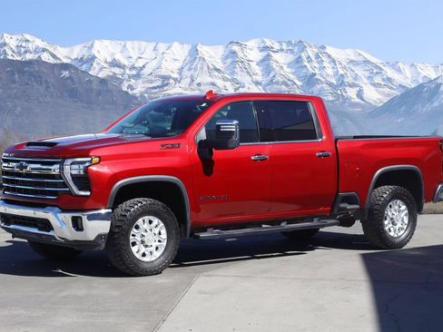 Used 2024 Chevrolet Silverado 3500 LTZ w/ LTZ Plus Package AWD/4WD image 2