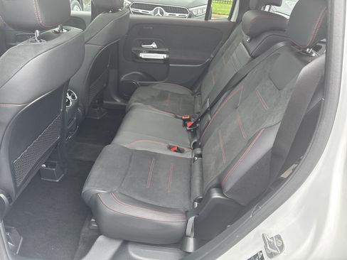 Certified 2025 Mercedes-Benz GLB 250 4MATIC image 32