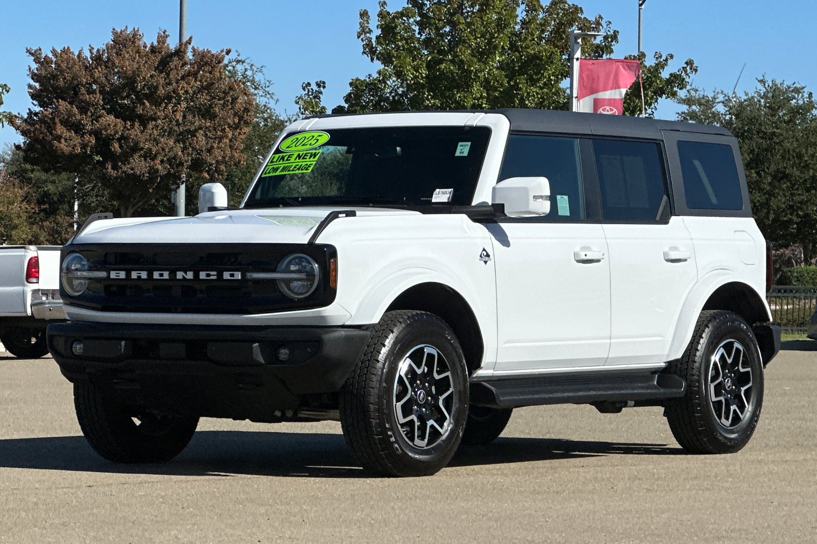 Used 2025 Ford Bronco Outer Banks AWD/4WD image 8