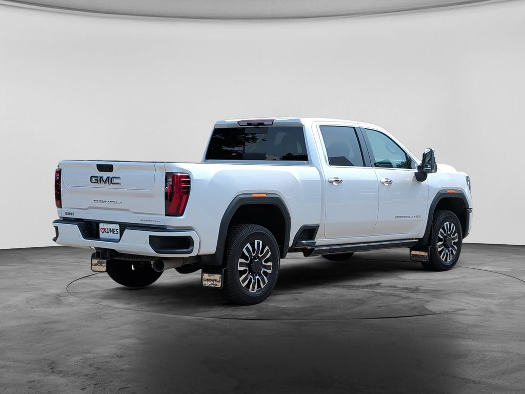 Used 2024 GMC Sierra 3500 Denali Ultimate AWD/4WD image 7