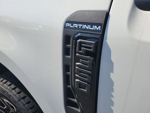 New 2025 Ford F350 Platinum w/ FX4 Off-Road Package AWD/4WD image 9