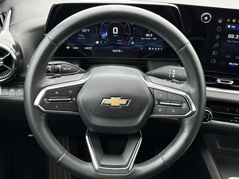 Used 2025 Chevrolet Equinox LT AWD/4WD image 18