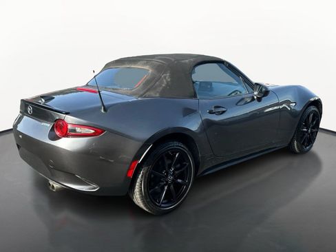 Used 2019 MAZDA MX-5 Miata Club RWD image 3
