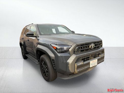 Certified 2025 Toyota 4Runner SR5 AWD/4WD image 5