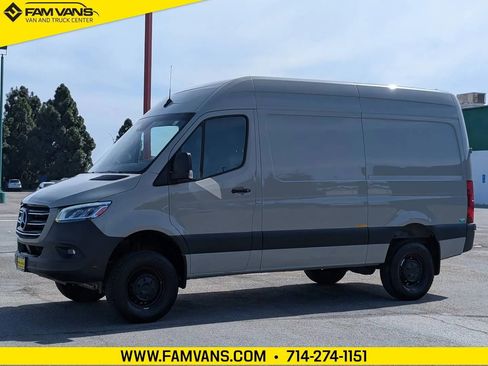 Used 2022 Mercedes-Benz Sprinter 2500 image 3