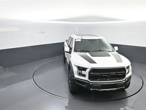 Certified 2018 Ford F150 Raptor w/ Equipment Group 802A Luxury image 19
