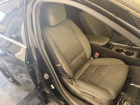 Used 2016 Chevrolet Impala LS FWD image 23