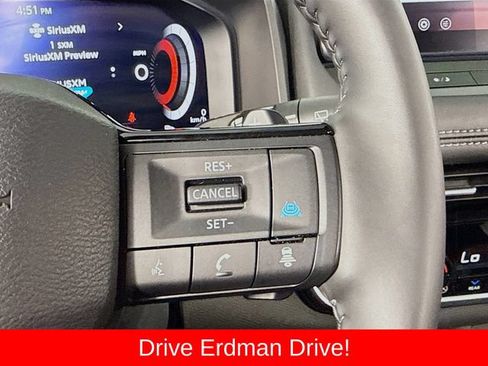 Used 2025 Nissan Rogue Platinum w/ Platinum Premium Package FWD image 14