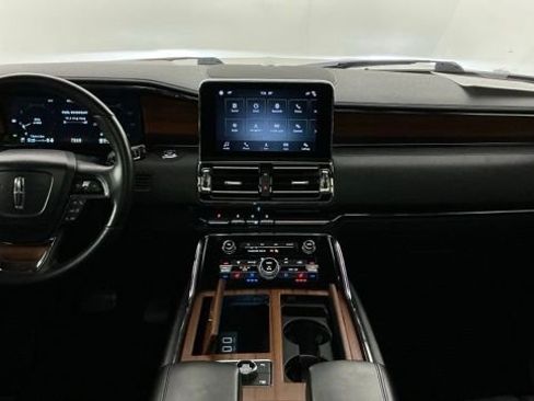 Used 2019 Lincoln Navigator Reserve AWD/4WD image 20