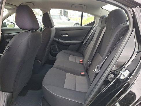 Used 2023 Nissan Sentra SV image 11