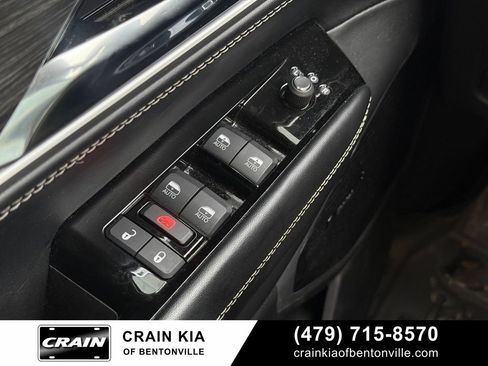 Used 2022 Jeep Wagoneer Series III w/ Premium Group I AWD/4WD image 10