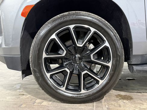 Used 2022 Chevrolet Tahoe RST w/ Luxury Package RWD image 11